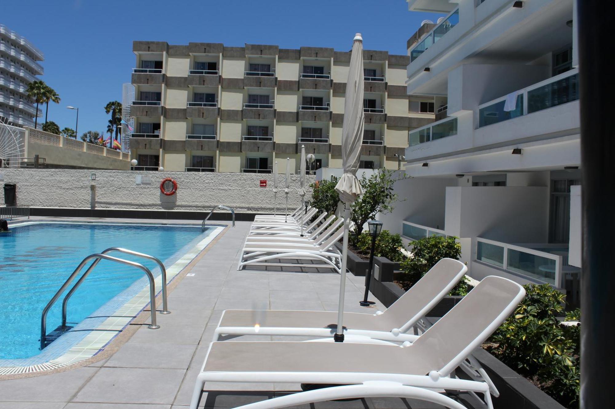 Aparthotel Fayna